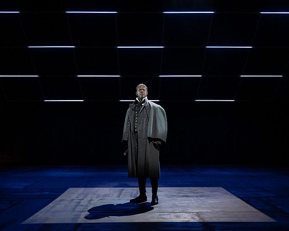 040_Les Miserables_press