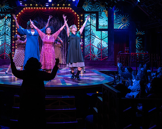 047_Some Like It Hot_press
