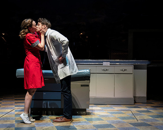 051_Waitress_press