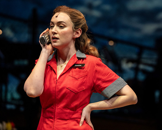 050_Waitress_press