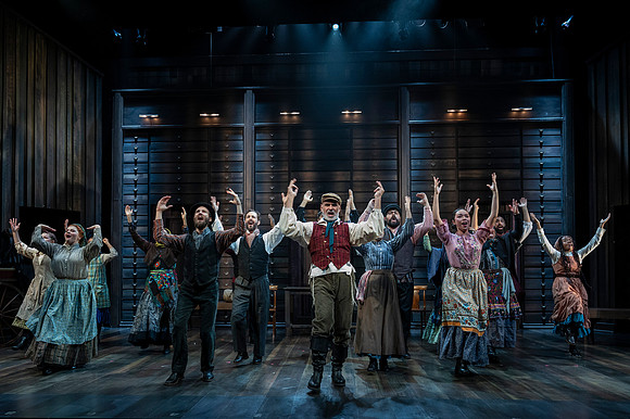 005_Fiddler on the Roof_press