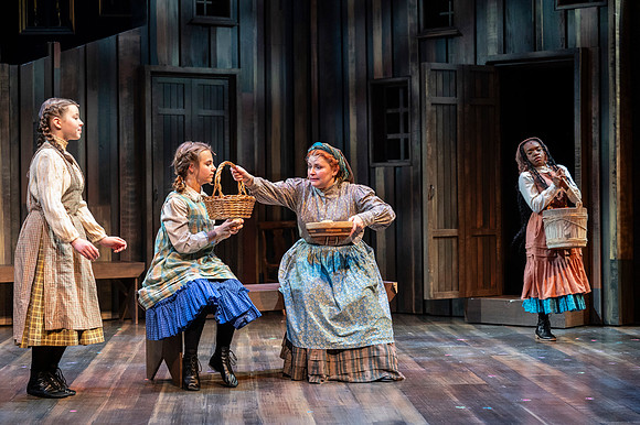 023_Fiddler on the Roof_full set