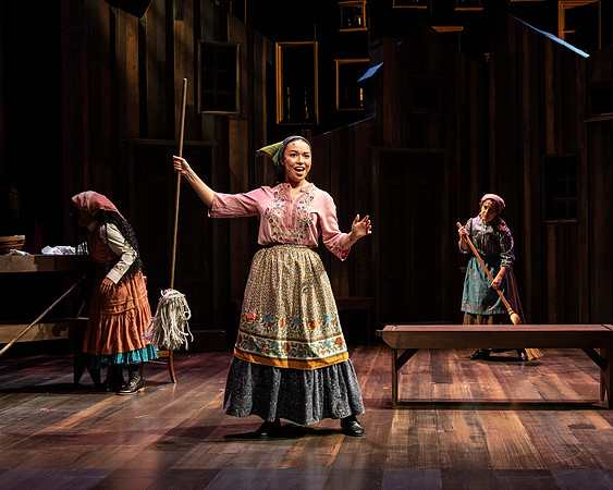 032_Fiddler on the Roof_full set