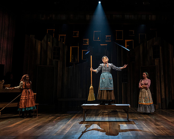 040_Fiddler on the Roof_full set