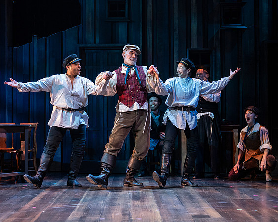 096_Fiddler on the Roof_full set