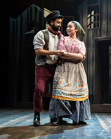 111_Fiddler on the Roof_full set