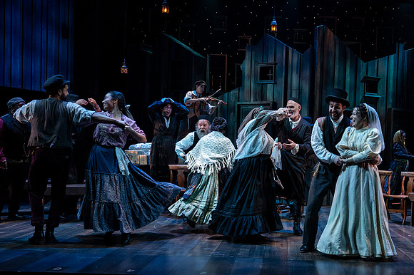 197_Fiddler on the Roof_full set
