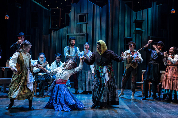 201_Fiddler on the Roof_full set