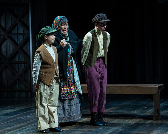 259_Fiddler on the Roof_full set