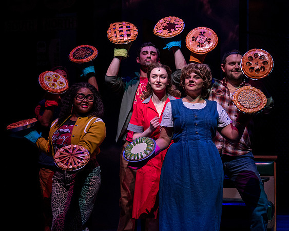 055_Waitress_press