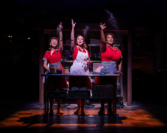 040_Waitress_press