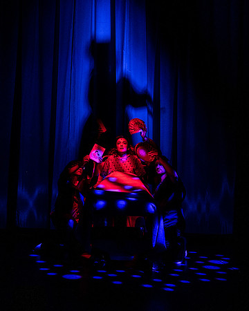 079_Waitress_press