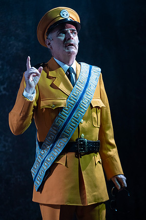 004_Comedy of Errors_press