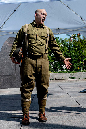 013_An American Soldier's Journey Home_full set