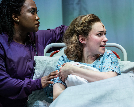 081_Waitress_press