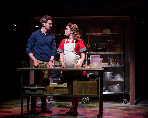 065_Waitress_press