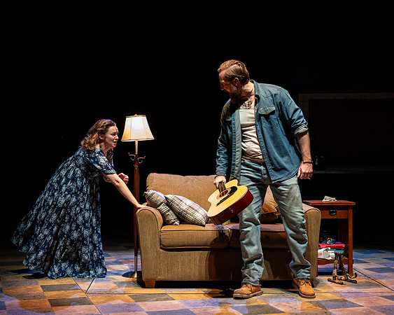 070_Waitress_press