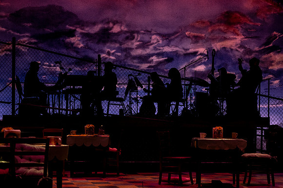087_Waitress_press
