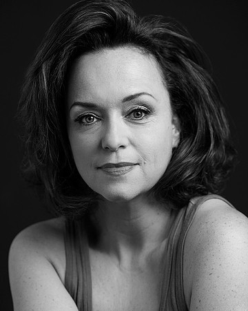 027_Emily, v2, bw, web